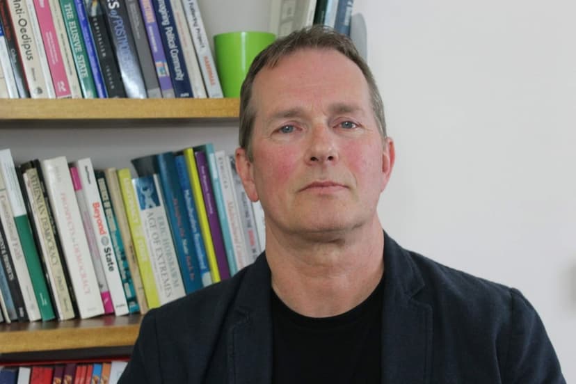 Performance and performativity in representative politics
