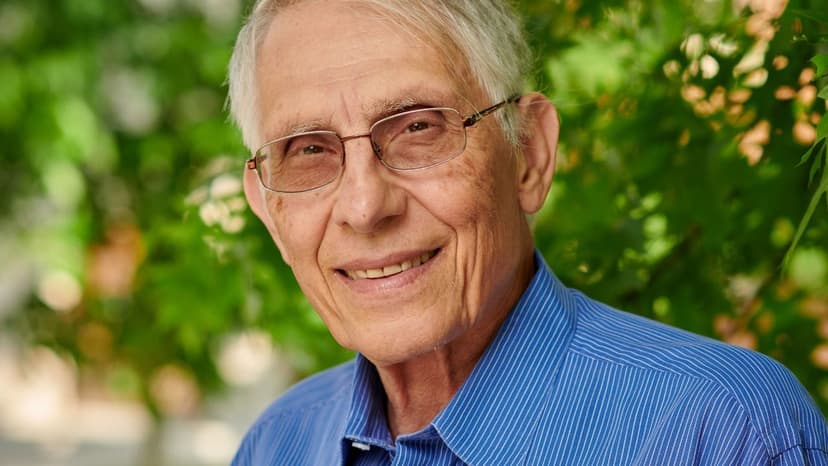 Kennan: A Life between Worlds